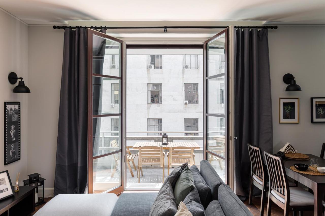Wide And Bright Two Bedroom Apartment- Via Freguglia * Milano